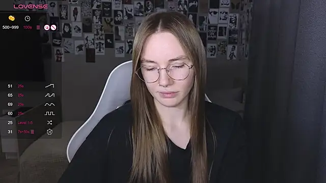 littlevildevil online show from April 17, 10:50 am