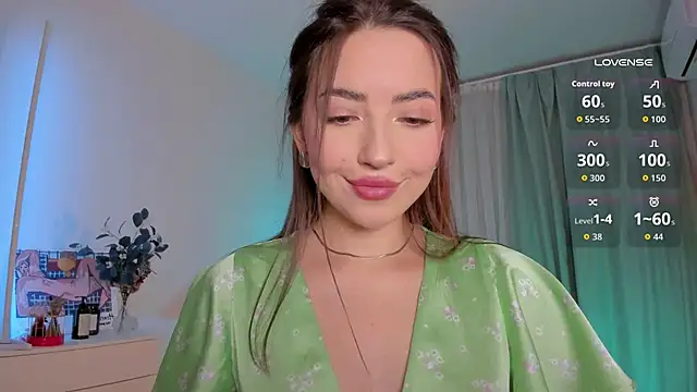 Oh My Dianee online show from March 6, 8:31 am