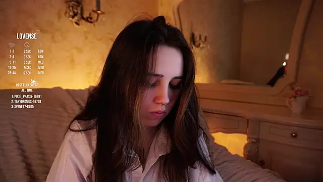 GillianDowdey online show from October 24, 3:24 am