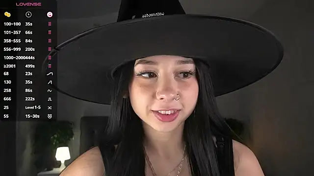 AislyEmbury online show from October 28, 4:40 am