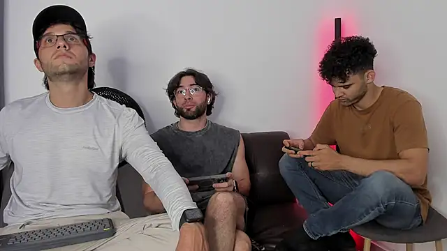 crisandrews online show from September 18, 1:04 am