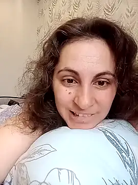 ShelaDiass online show from April 12, 4:15 am