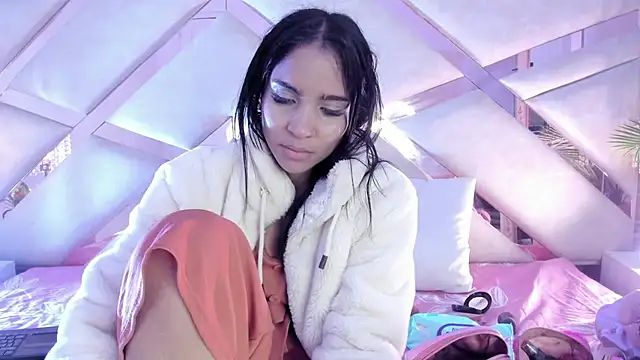 sophie pariss online show from March 14, 3:51 am