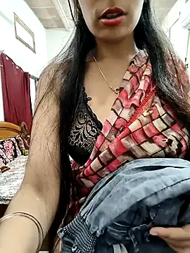 Snapshot of priya_sharma02 chatting on October 4, 6:19 am priya sharma02 online show from October 4, 6:19 am