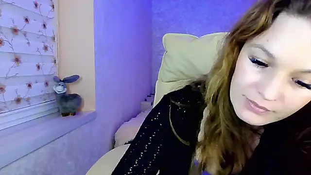 impossibleluna online show from March 14, 9:05 pm