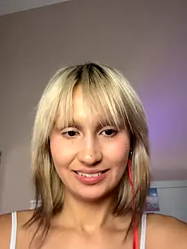 Snapshot of bigbabykiki chatting on September 17, 7:06 am bigbabykiki online show from September 17, 7:06 am