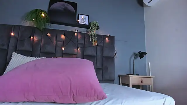 DulceAurora   online show from May 28, 3:15 am