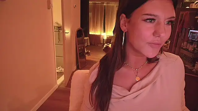 Nina24 online show from February 12, 8:21 pm