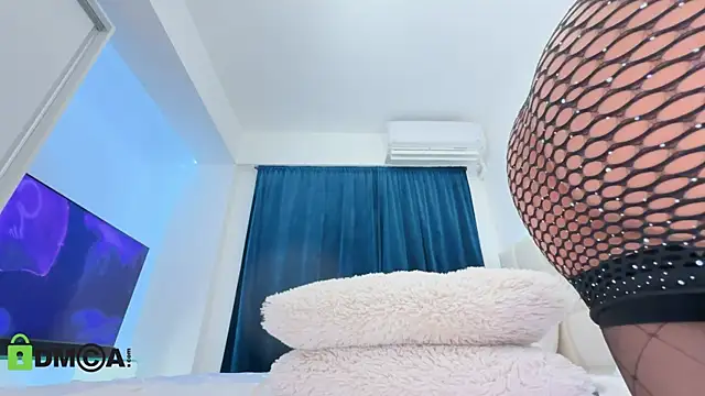 ScarlettAndTom online show from November 19, 9:48 pm