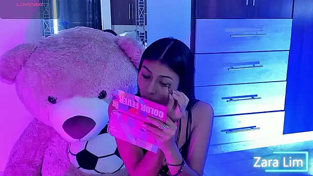 ZaraLim online show from February 3, 6:45 pm