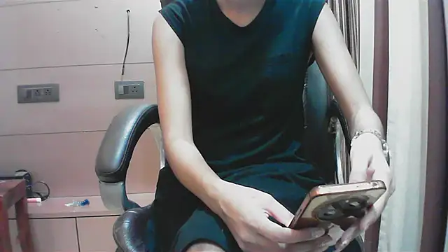 Snapshot of collage_hoty chatting on September 18, 4:49 pm collage hoty online show from September 18, 4:49 pm