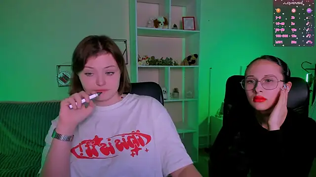 nikole kitt online show from October 5, 6:46 pm