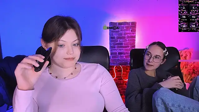 nikole kitt online show from February 1, 8:51 pm