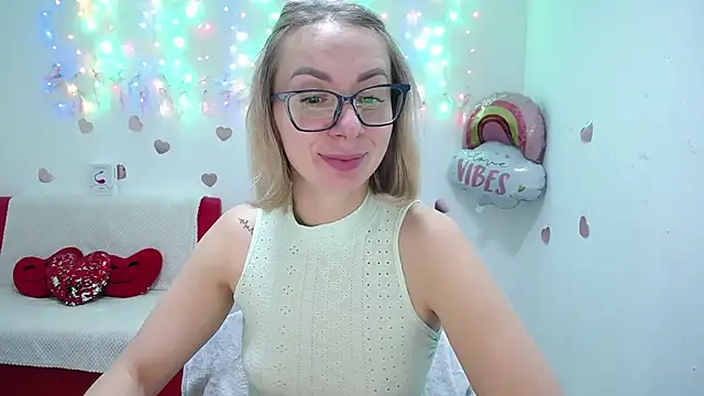 Snapshot of VasilisaSii chatting on October 11, 5:23 am VasilisaSii online show from October 11, 5:23 am