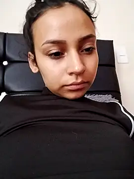 Snapshot of emma_ambar chatting on October 28, 8:25 pm emma ambar online show from October 28, 8:25 pm