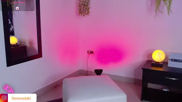 kemmadakii online show from November 21, 10:45 pm