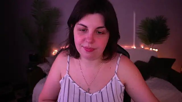 MirandaWong online show from April 9, 6:19 am