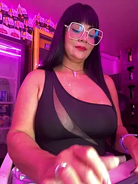 Hot beauty   online show from March 15, 5:09 am