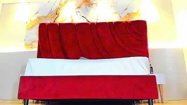 MAISE HILL1 online show from September 26, 1:53 pm