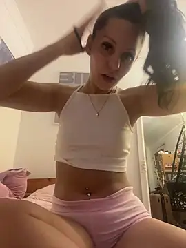 Chiara0102 online show from June 1, 9:49 pm