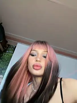 madelinexx online show from March 27, 12:06 pm