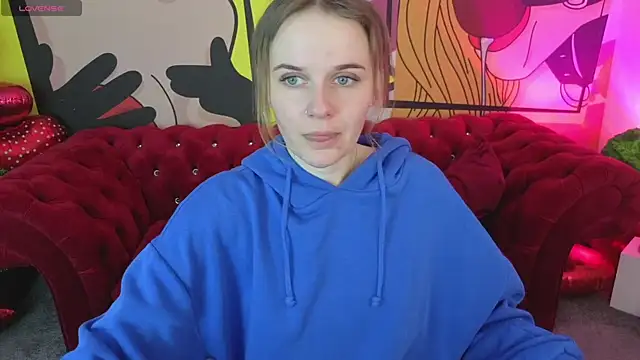 MaribelRiverr  online show from April 17, 5:42 am