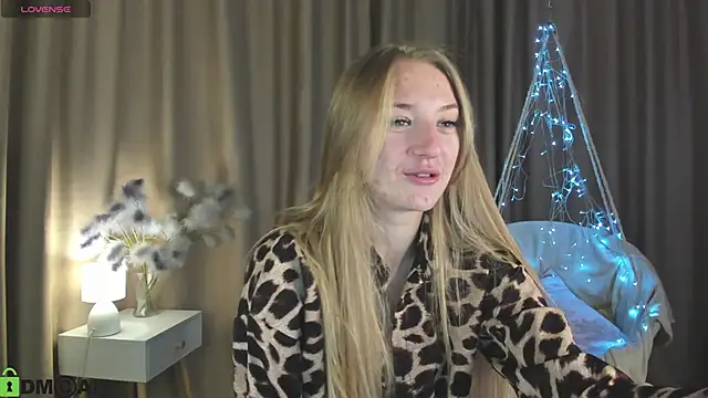 Stacy River online show from October 3, 8:52 am