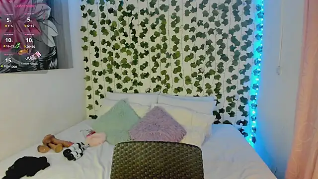 Snapshot of paulina_delima__ chatting on October 3, 1:54 am paulina delima   online show from October 3, 1:54 am