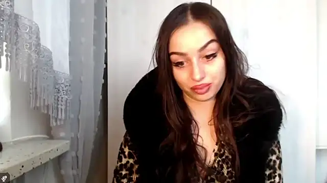 courtneyPerfect online show from April 14, 1:55 pm