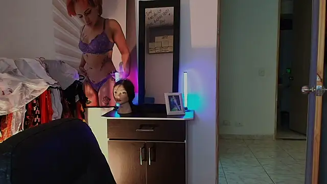 TinnaDawsom online show from February 17, 1:38 am