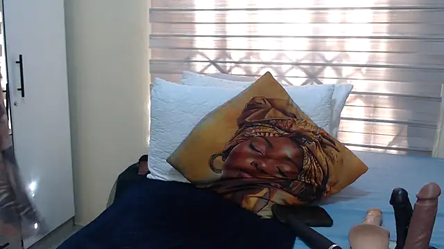 Foxybrownxx1 online show from April 17, 7:10 am