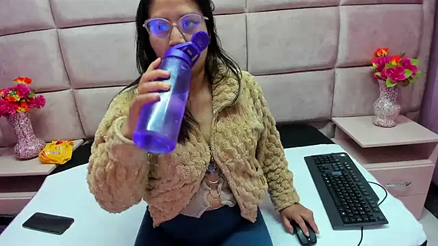 Snapshot of Miaa_Smiith_ chatting on September 16, 2:52 am Miaa Smiith  online show from September 16, 2:52 am