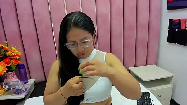 Snapshot of Miaa_Smiith_ chatting on October 19, 4:25 am Miaa Smiith  online show from October 19, 4:25 am