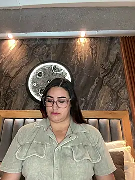 BellaPeers  online show from March 16, 11:25 am