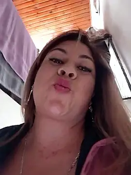 Laura-Hernandez online show from March 3, 3:40 pm