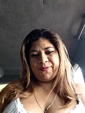 Laura-Hernandez online show from March 22, 2:34 pm