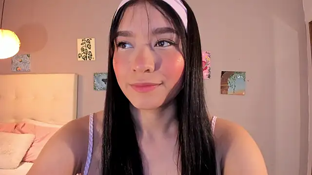 Maia W10 online show from April 12, 3:04 pm