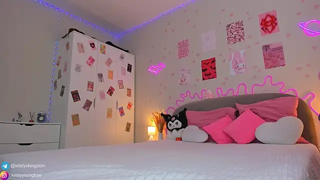 Kate Clover online show from April 5, 7:40 am