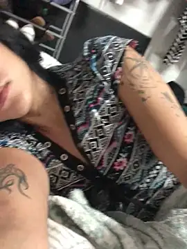 hotroommates online show from November 21, 10:50 am