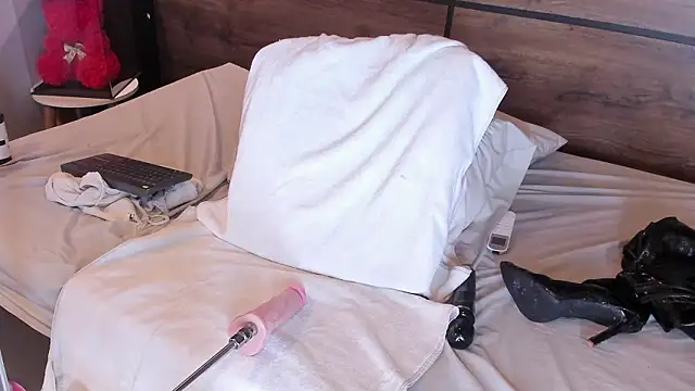 sashamonroe   online show from February 25, 12:04 pm