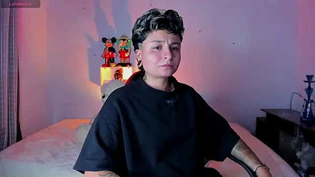 ZuryRamirez  online show from May 21, 8:40 pm