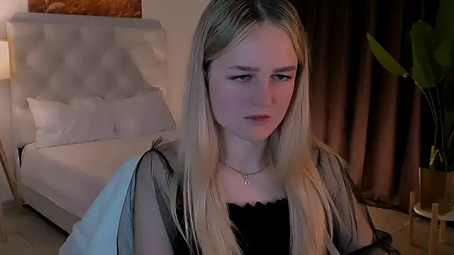 DeboraLarson online show from October 15, 3:42 am