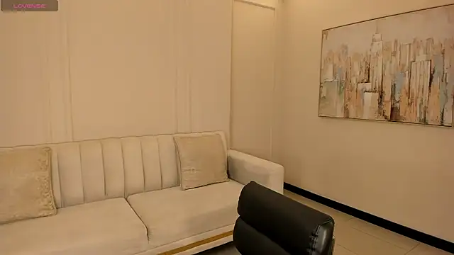 StacyWoods online show from April 16, 11:43 am