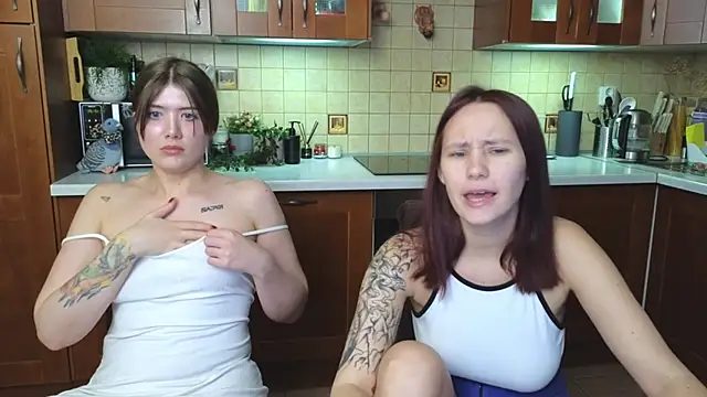 HotCaramellsTV online show from April 7, 12:29 pm