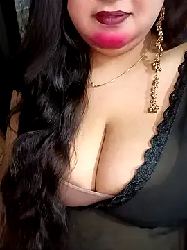 Suhanakhan00 online show from April 6, 7:53 am