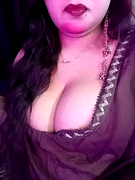 Suhanakhan00 online show from April 14, 7:52 am