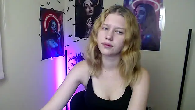 StellaCRL online show from November 9, 6:04 pm