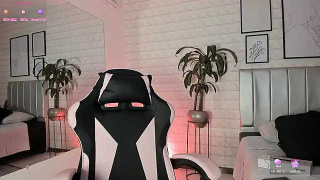 Lizzie-Evans online show from February 12, 12:18 pm