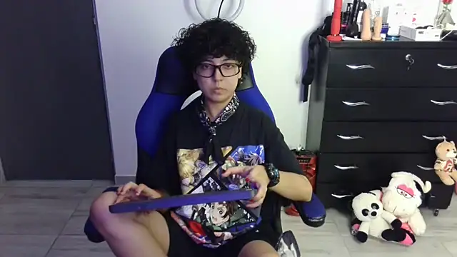 thomascooper7 online show from March 29, 8:08 pm