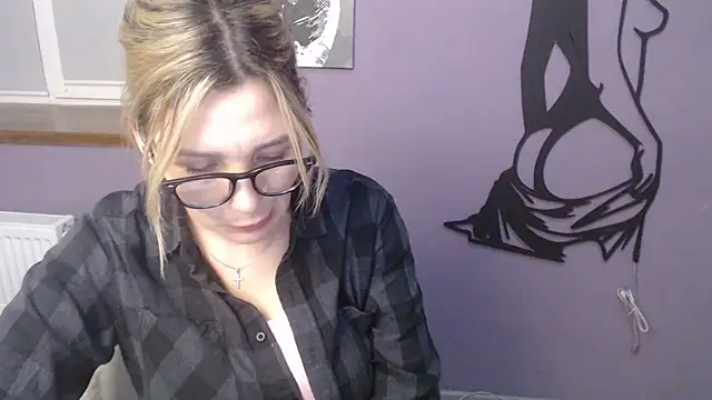  sexy lady online show from February 18, 1:54 pm